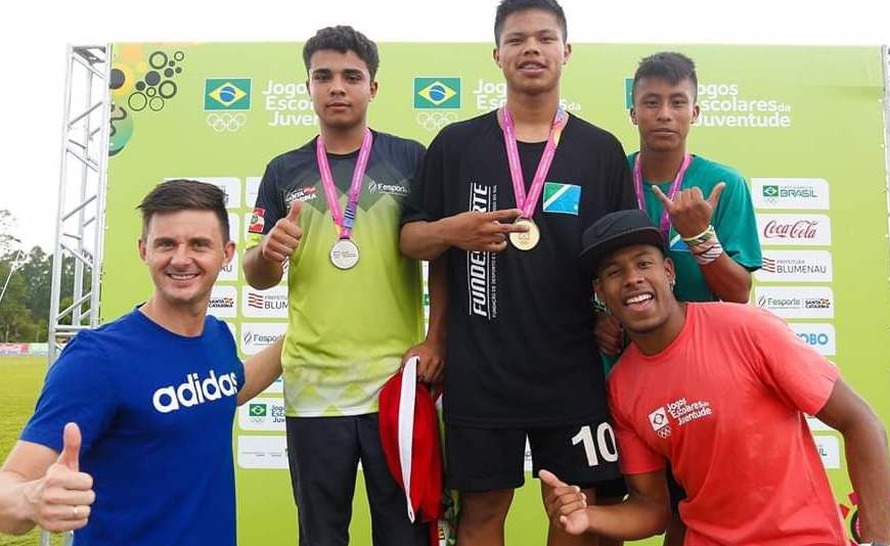 Amambaiense é campeão brasileiro de lançamento de dardo Yuri Benites é o campeão no lançamento de dardos e Juliano Lima é o terceiro colocado da modalidade / Foto: Reprodução