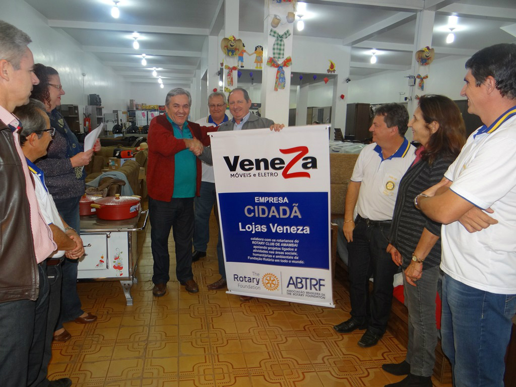 Rotary de Amambai homenageia Lojas Veneza, empresa cidadã Em Amambai, a Lojas Veneza é Empresa Cidadã.