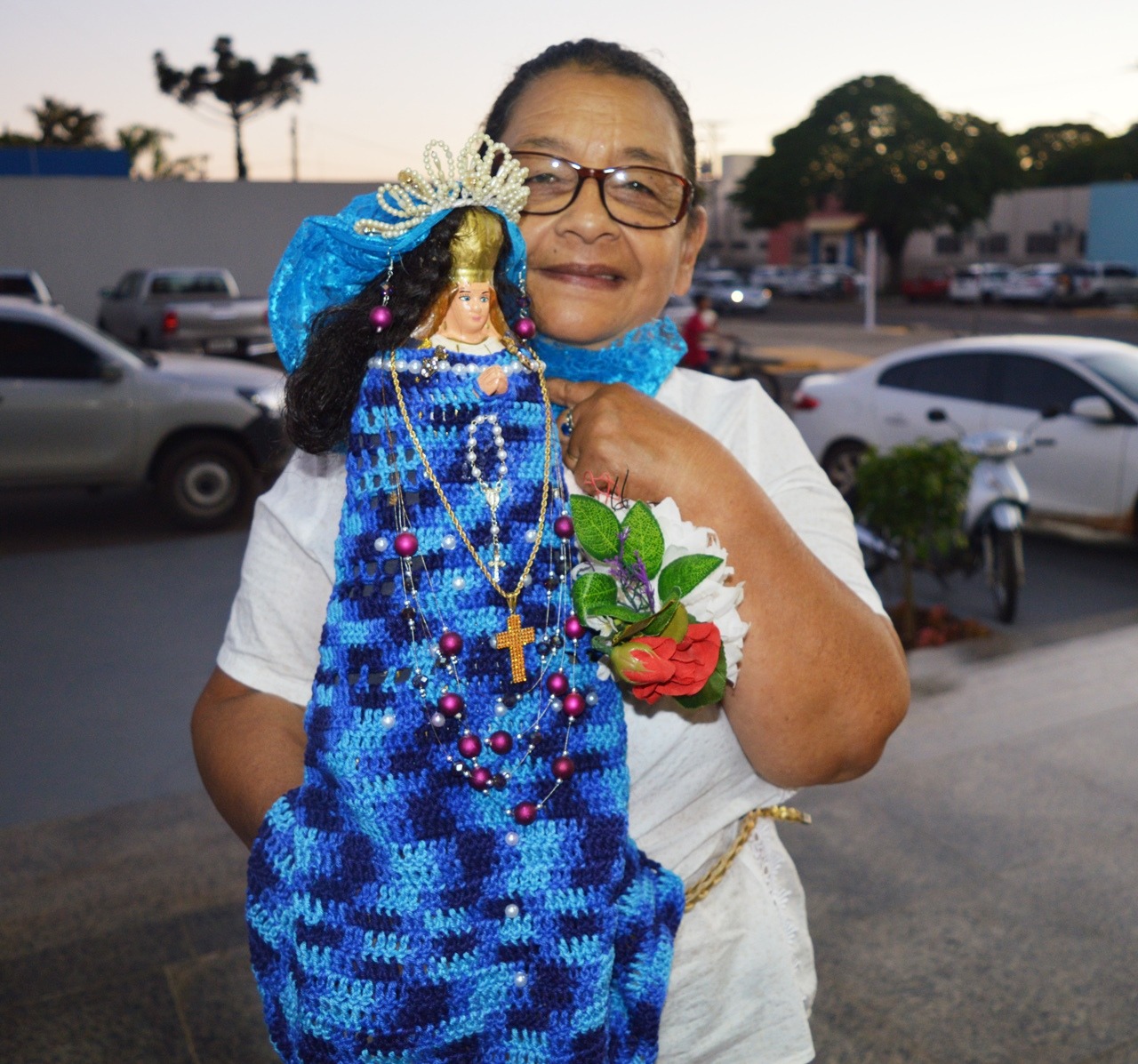 Virgem de Caacupé foi homenageada por comunidade católica de Amambai Antônia Joana Cabaña Toledo foi acometida de um tumor no cérebro e afirma confiar que a Virgem de Caacupé intercedeu a Deus por sua cura / Foto: Moreira Produções