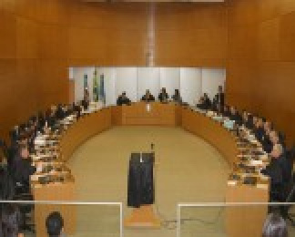 Justiça mantém expediente no período da tarde Justiça mantém expediente no período da tarde