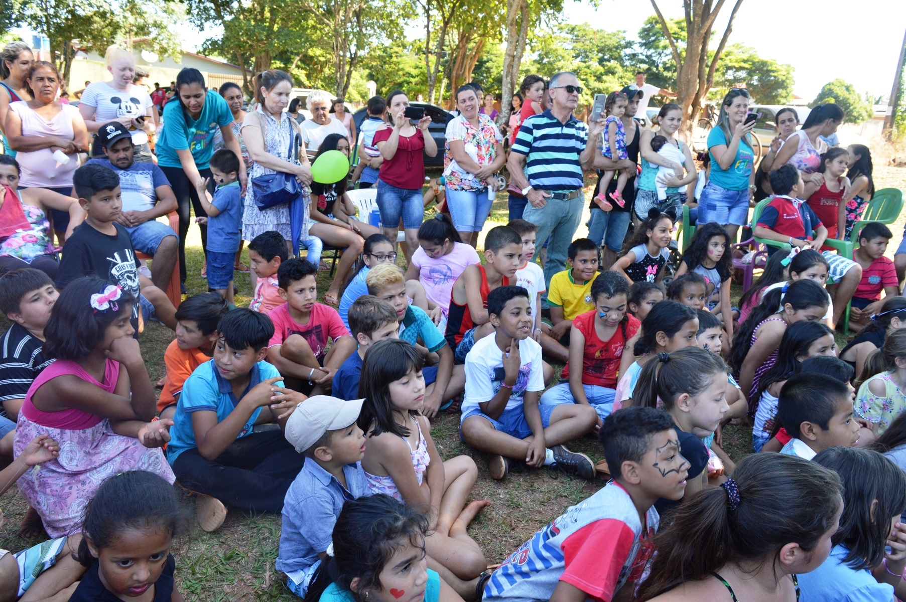Natal do projeto Criança Feliz reuniu cerca de 200 crianças no Jardim Panorama Cerca de 200 crianças participaram do evento / Foto: Moreira Produções