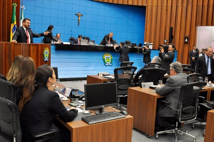 Imagem: Proposta é de autoria do deputado Pedro Kemp (no uso da tribuna)Proposta é de autoria do deputado Pedro Kemp (no uso da tribuna) / Foto: Luciana Nassar
