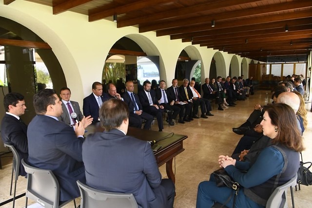 Presidentes do Senado e da Câmara, líderes partidários e o ministro da Justiça, Sérgio Moro, se reuniram nesta terça-feira (26) / Foto: Senado/Divulgação