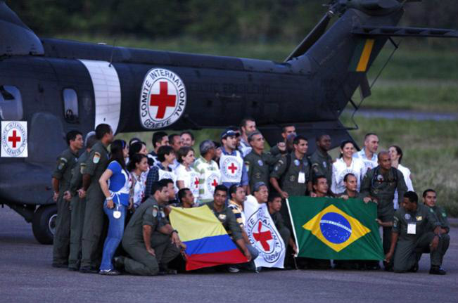 Farc liberta militares, mas 405 civis seguem detidos