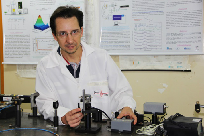 O professor da UEMS, Luís Humberto, se aprofundou nos conhecimentos da astrofotografia