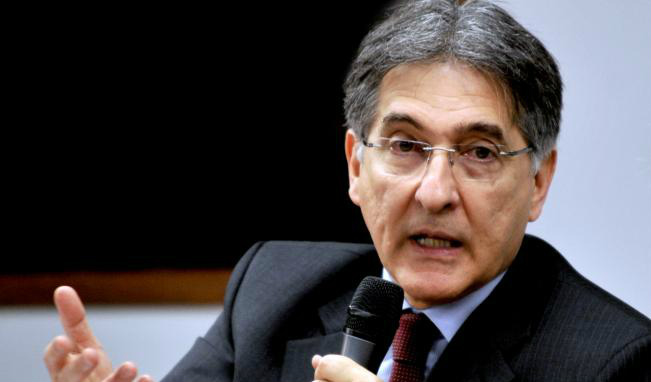 Só promessa de fábricas já deve beneficiar montadoras no Brasil Só promessa de fábricas já deve beneficiar montadoras no Brasil