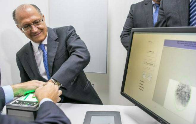 SP lança RG digital A expectativa é que até o fim de 2014 o novo sistema esteja implantado em todos os postos do Estado