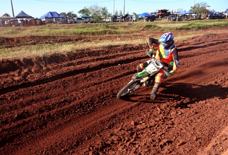 Copa Cidade de Velocross reuniu pilotos em Amambai Foto: Moreira Produções