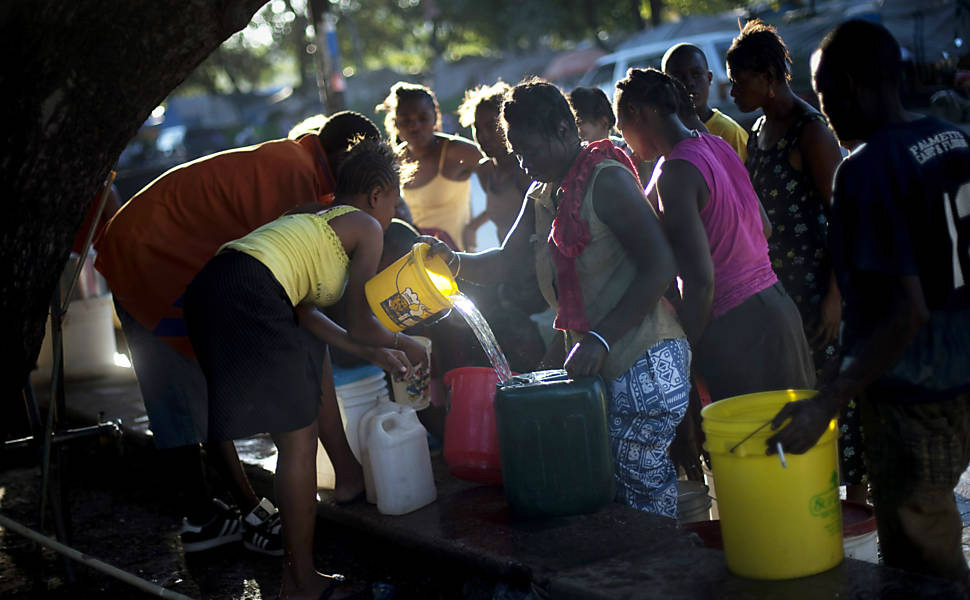 Cólera matou cerca de 6.500 pessoas no Haiti nos últimos meses, diz ONG