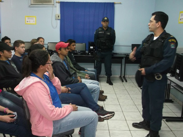 Comandante da 3ª CIPM realiza divulgação da PMMS em escolas