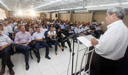 André repassa R$ 42 milhões a municípios garantindo autonomia e fortalecendo programas sociais André repassa R$ 42 milhões a municípios garantindo autonomia e fortalecendo programas sociais