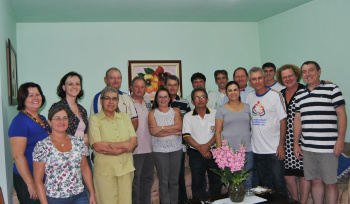 Rotary de Amambai faz homenagem póstuma a Aparício Ormay Matos Rotarianos e cônjuges estiveram na residência de Erondi Cáceres e Marco Matos prestando homenagem a Aparício Ormay Matos.