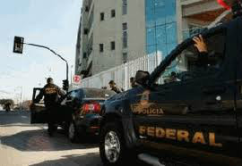 Polícia Federal e Anvisa fazem operação em oito estados