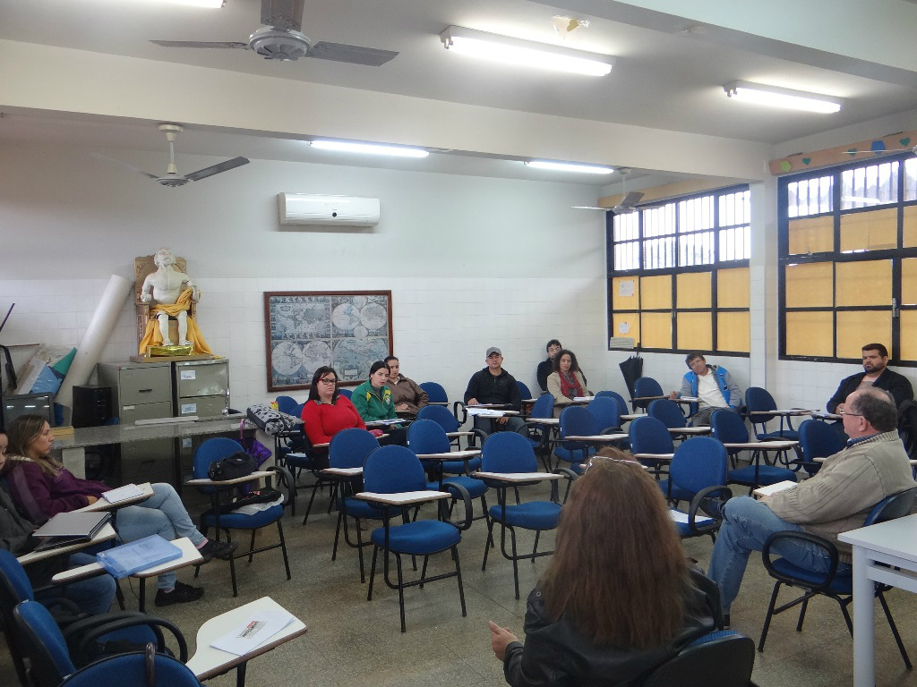 Os alunos da Pós-Graduação são psicólogos, historiadores, sociólogos, policiais e servidores públicos, entre outras áreas de formação.