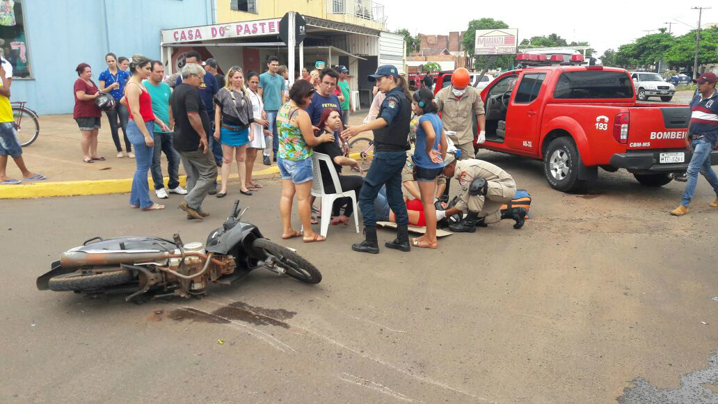 Acidente envolvendo uma Biz e um Fiat Uno deixa feridos em Amambai Condutora e passageira ficaram feridas / Foto: Divulgação