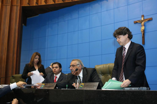 Aprovado projeto de aviso contra as drogas em escolas e bares Aprovado projeto de aviso contra as drogas em escolas e bares