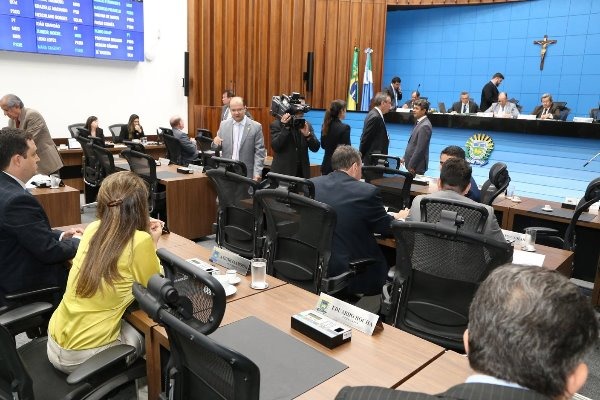 Governo de MS apresenta a Assembleia Legislativa propostas para conter gastos Deputados na sessão desta terça-feira; projetos do Executivo foram apresentados hoje