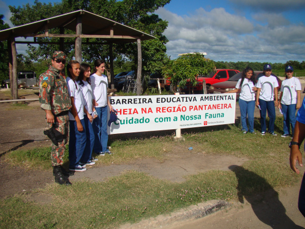 PMA realiza barreira educativa para prevenção de atropelamentos de animais na BR 262