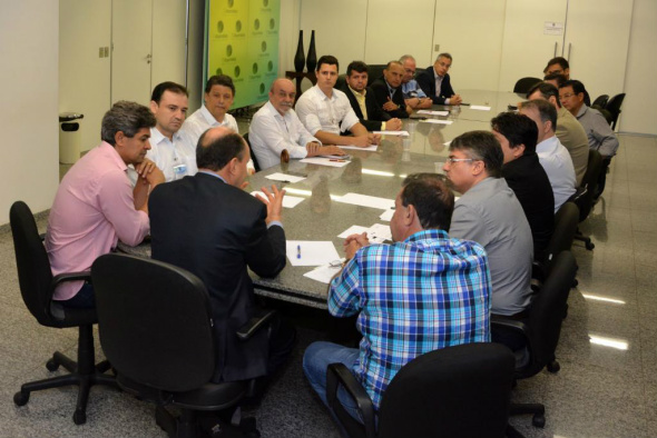 Reunião pede intermediação para que categorias sejam ouvidas pelo Governo / Foto: Roberto Higa