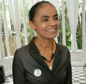 Marina insinua que governo federal age contra a criação de seu novo partido A ex-senadora Marina Silva, durante café com empresários