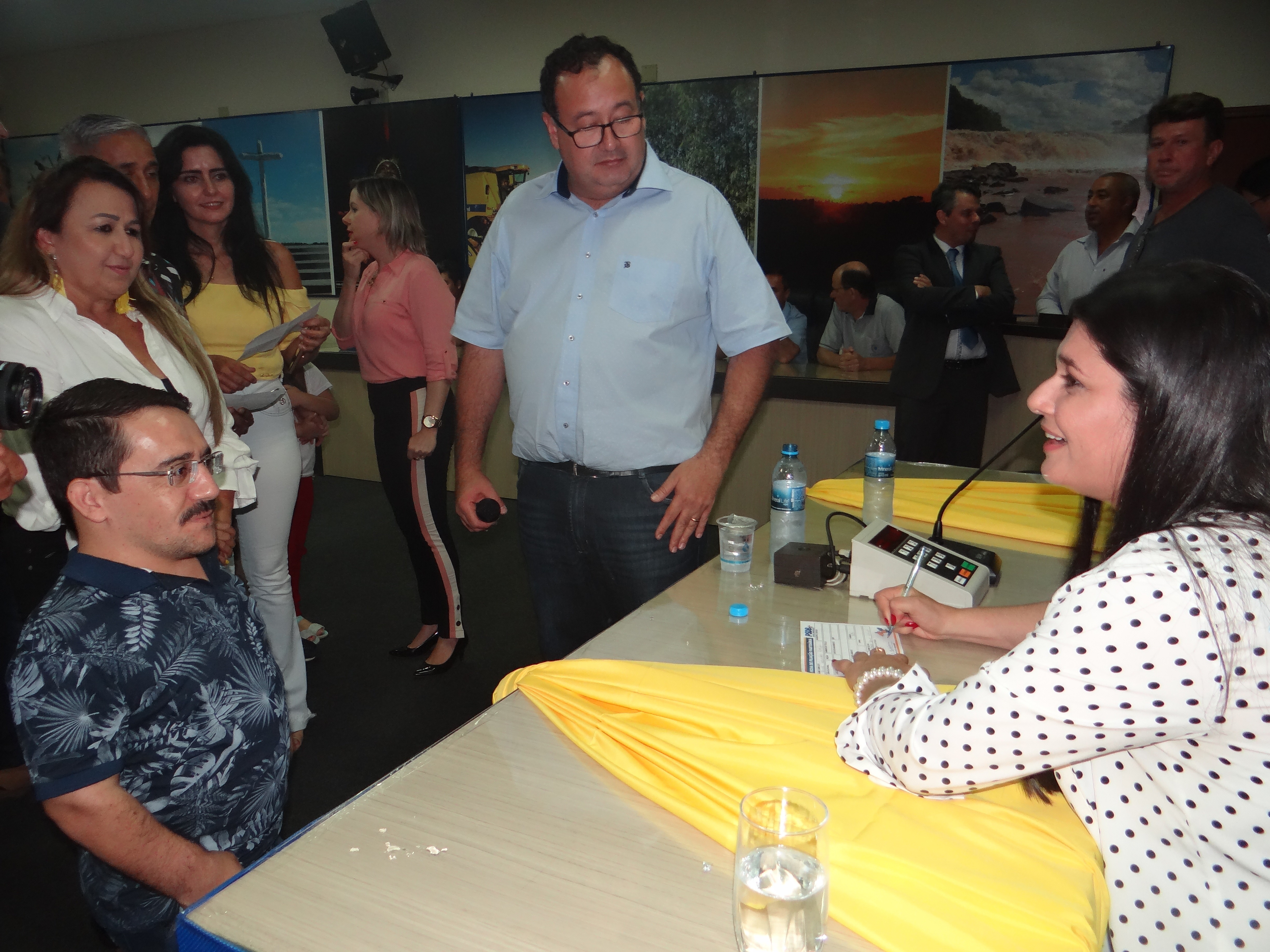 Dezenas de novos filiados tiveram suas fichas abonadas pela deputada federal, Rose Modesto (PSDB) / Foto: Moreira Produções