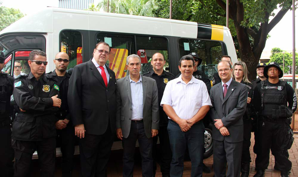 Agepen recebe viatura para operações táticas em presídios