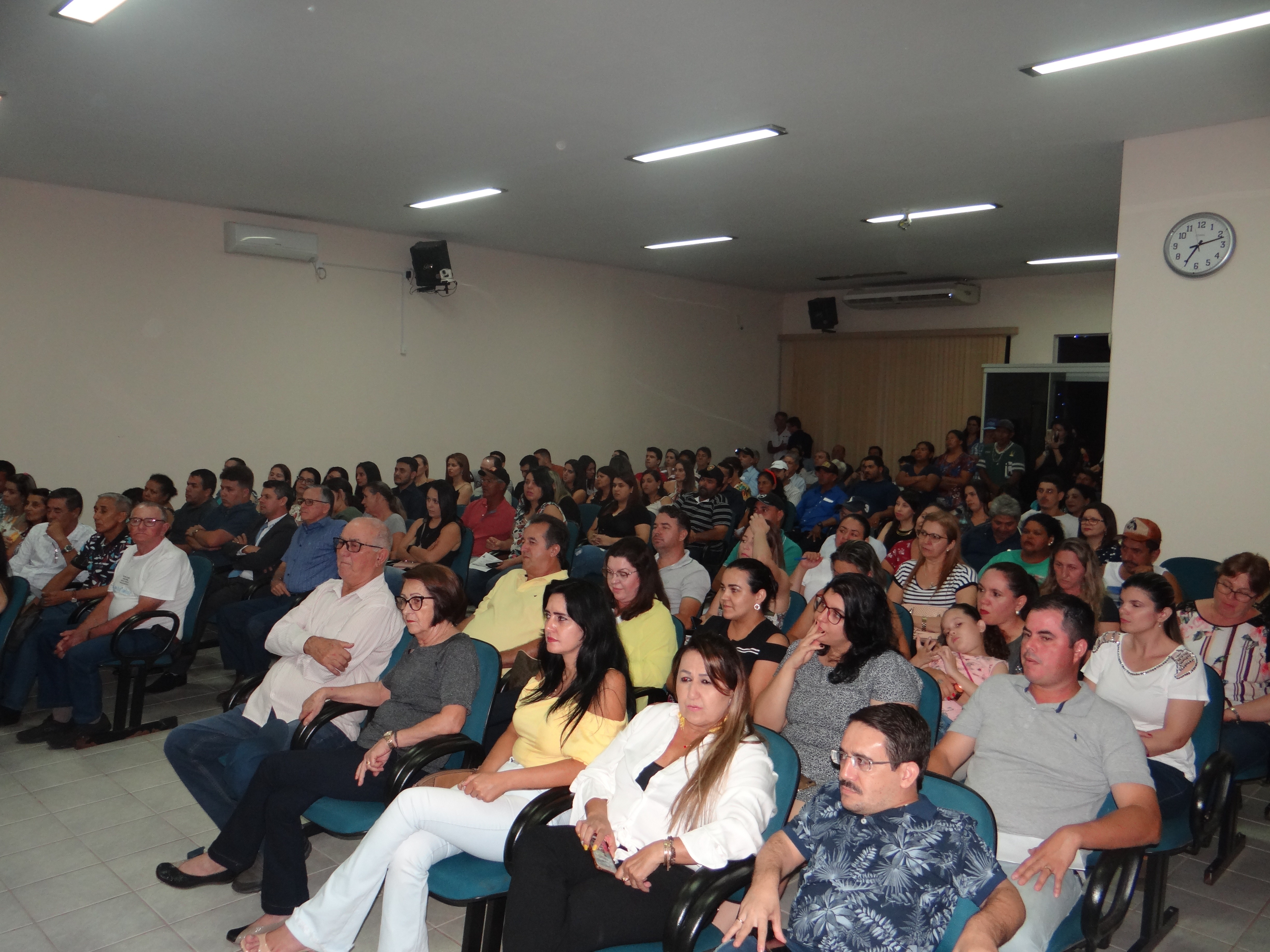 Plenário Lourino Jesus de Albuquerque esteve lotado, na noite desta sexta-feira (29) / Foto: Moreira Produções