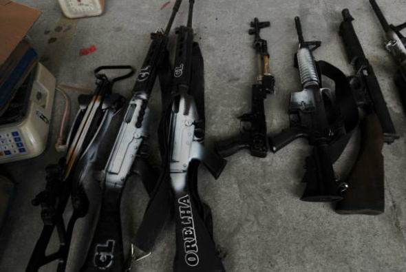 Das 39.686 vítimas de disparo de qualquer tipo de arma de fogo, em 2012, 28.946 eram negros e 10.632, brancos, mostra o Mapa da Violência Foto: Marcello Casal