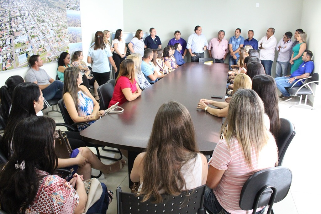 Prefeitura de Amambai empossa servidores aprovados em concurso; veja relação A cerimônia de posse foi coordenada pelo prefeito de Amambai, Dr. Bandeira / Fotos: Decom