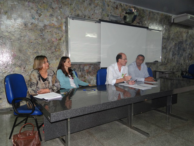Com o esclarecimento das questões pendentes, ficou decidido que o projeto será protocolado na Câmara Municipal nesta quinta-feira (5) para ser apresentando na próxima sessão, que acontece na segunda-feira (9).