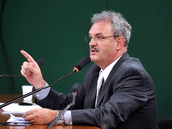 Deputado Geraldo Resende.