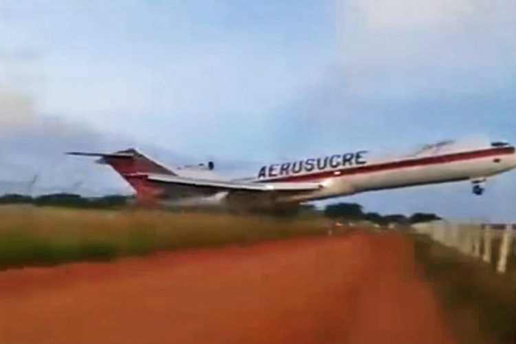 Momento em que o Boeing 727 ultrapassa os limites da pista antes de decolar.Foto: Divulgação