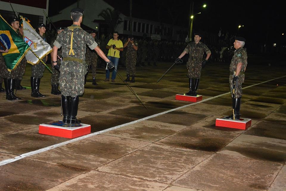 17º RC Mec trocou de comando na última quarta-feira (12) O tenente-coronel Rovian Alexandre Janjar passou o posto ao também tenente-coronel, Leandro Novelli / Foto: Divulgação