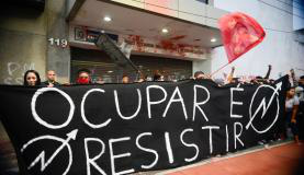 Professores e estudantes protestam em frente à sede da Secretaria Estadual de Educação / Foto: Tomaz Silva