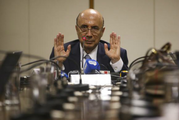 Reforma da Previdência é prioridade para governo no próximo ano, diz Meirelles O ministro Henrique Meirelles concede entrevista a jornalistas após café da manhã / Foto: Antonio Cruz/Agência Brasil