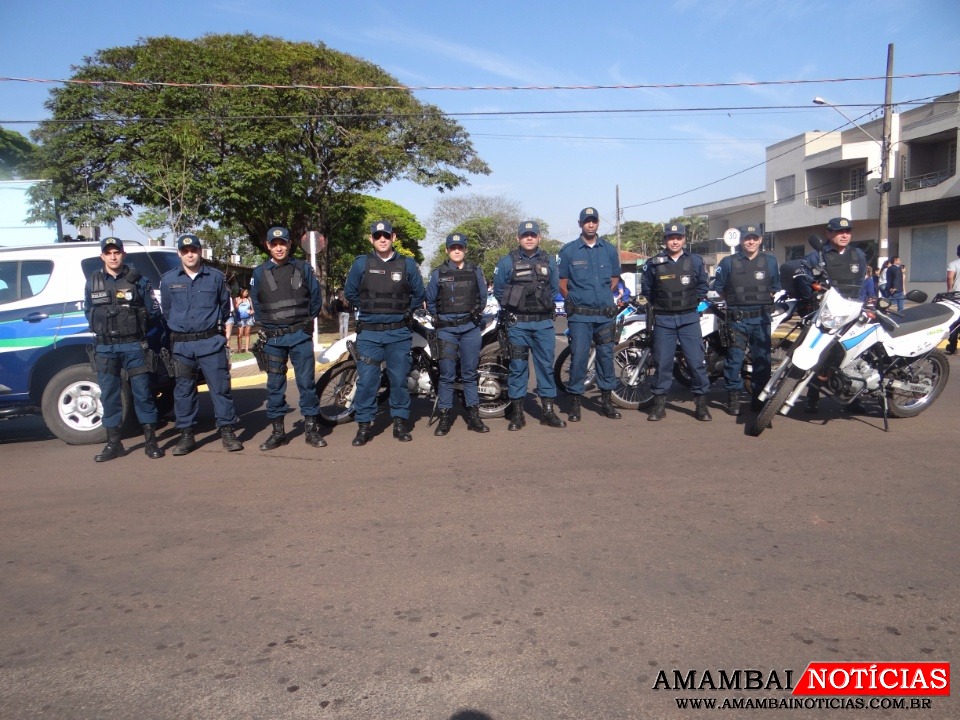 Alguns dos policiais lotados na 3ª CIPM durante desfile cívico-militar / Foto: Moreira Produções