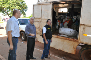 Fiscalização orienta e notifica ambulantes em Amambai A operação foi coordenada pelos secretários municipais de Finanças, Willians Fernandes, e de Indústria e Comércio, Rodrigo Selhorst.
