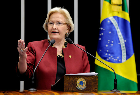 Senadores pedem punição para responsáveis por morte de cinegrafista “A morte do cinegrafista do grupo Bandeirantes, Santiago Andrade, não pode ficar impune”, disse a Senadora Ana Amélia