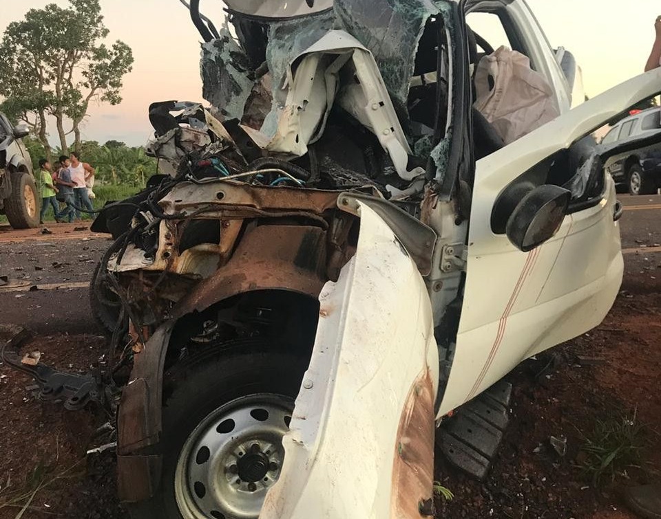 Veículo que Régis André Oviedo ficou completamente destruído / Foto: Divulgação