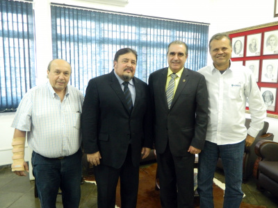 Vice-presidente da Acrissul, Jonatan Barbosa, delegados Roberval Maurício e Pedro Espíndola, e presidente da associação Francisco Maia / Foto: Assessoria