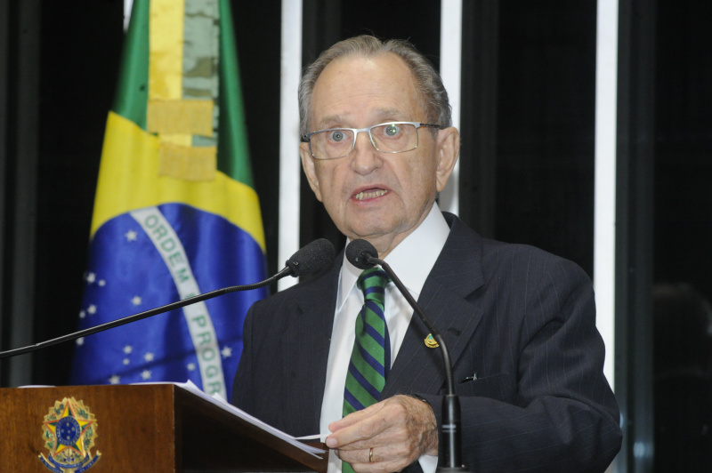 Figueiró lamenta demora na solução para conflitos em terras indígenas