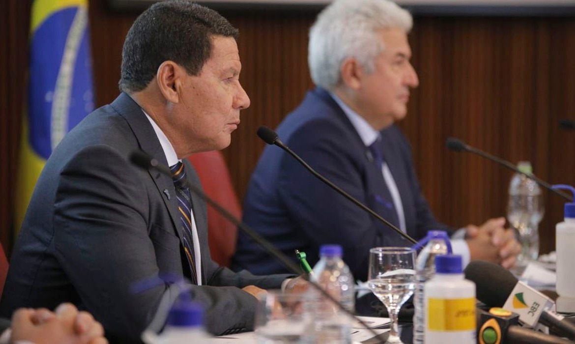 Desmatamento da Amazônia sobe 9,5% e atinge 11 mil km2 © Reprodução Twitter/General Hamilton Mourão