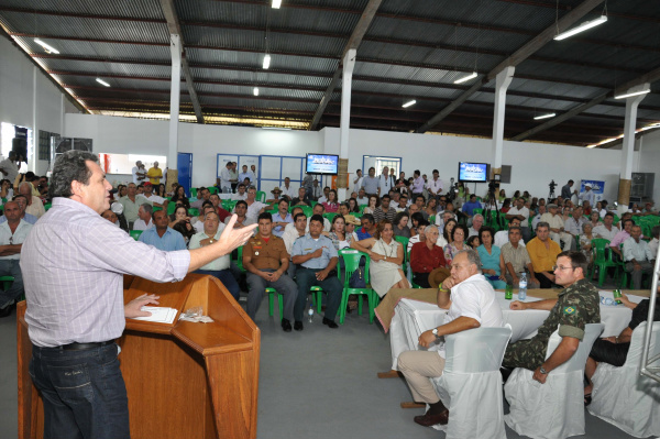 Produtor não pode pagar sozinho dívida com índios, diz Moka Produtor não pode pagar sozinho dívida com índios, diz Moka