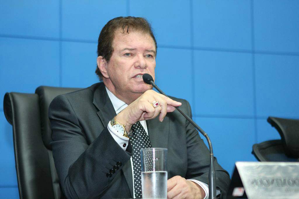 Nova lei impede uso de expressão “nome sujo” no comércio Segundo Picarelli, cumprimento da norma deverá ser feito por órgão designado pelo Executivo.