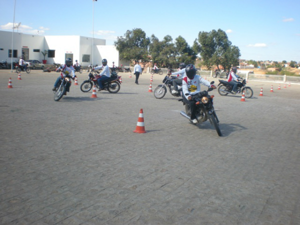 Detran prorroga prazo de inscrição para o curso de Mototaxista e Motofretistas Detran prorroga prazo de inscrição para o curso de Mototaxista e Motofretistas