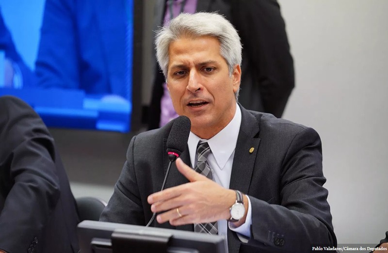 Veja o que pode mudar caso projeto de redução de agrotóxicos seja aprovado Para Alessandro Molon (PSB – RJ) a mobilização da sociedade civil organizada mostrou ao presidente da Câmara a necessidade de debater o texto / Foto: Divulgação
