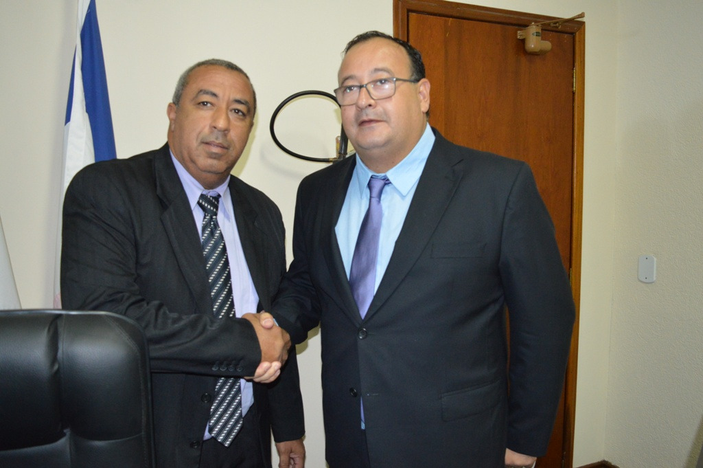 Vereador Carlinhos e o prefeito Dr. Bandeira, após a sua indicação como lider do executivo no legislativo / Foto: Moreira Produções