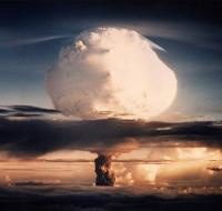 Quem inventou a bomba atômica?