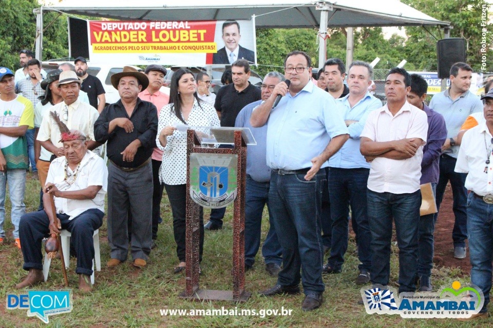 Ampliação do abastecimento de água na aldeia Amambai foi inaugurada Prefeito de Amambai, Dr. Bandeira (PSDB) Foto: Decom