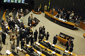 Senado vai analisar aumento do período de quarentena para ex-servidores públicos Senado vai analisar aumento do período de quarentena para ex-servidores públicos
